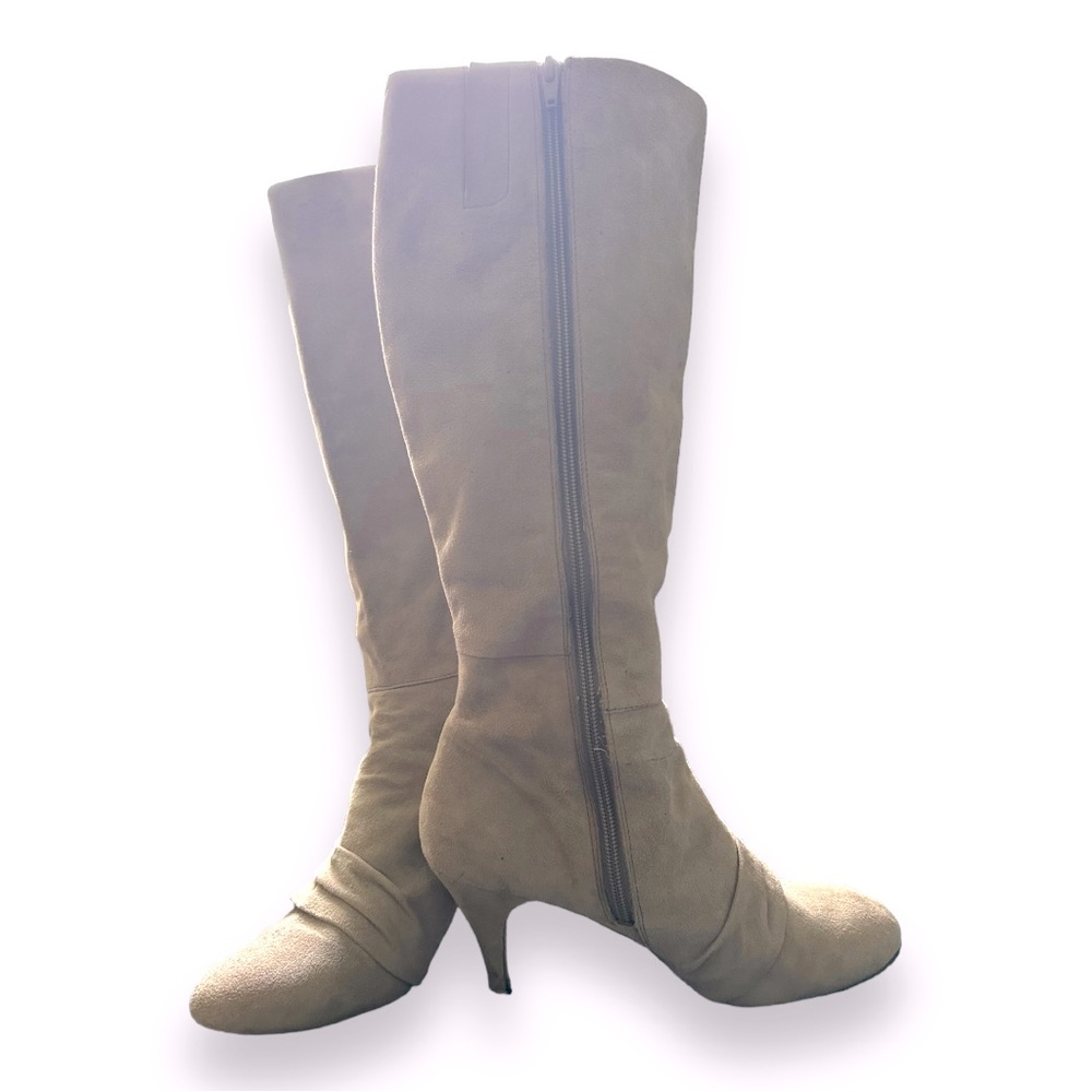 Grey suede and leather tall boots with zipper enclosure